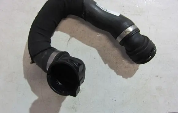 BMW X3 F25 Engine coolant pipe/hose 7601848