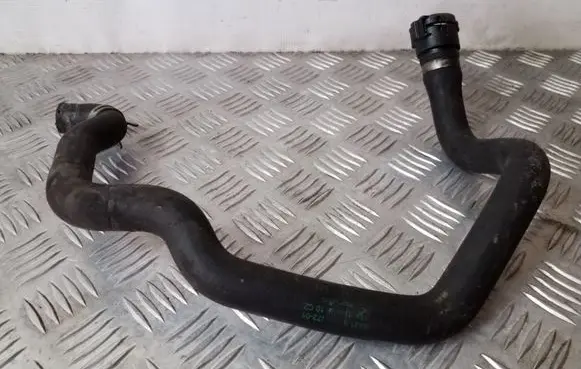 BMW 5 F10 F11 Engine coolant pipe/hose 9224372