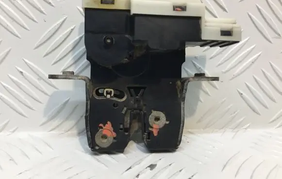 Nissan Micra Tailgate/trunk/boot lock/catch/latch 90502AV710