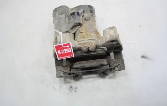 Volkswagen PASSAT B8 Rear brake caliper 3Q0615405M