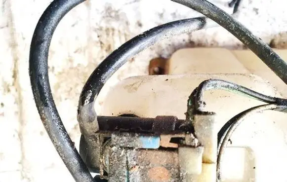 Honda FR-V Windscreen/windshield washer pump