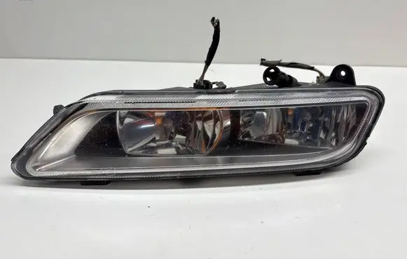 Volkswagen PASSAT B7 Front fog light A047358
