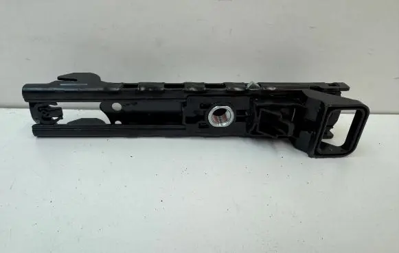 Audi Q7 4M Seat belt adjustment rail 4M0857819A