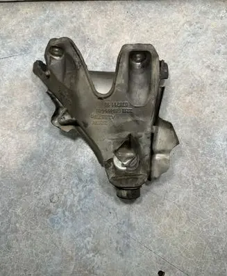 BMW X5 F15 Engine mounting bracket 6864614 22116864614