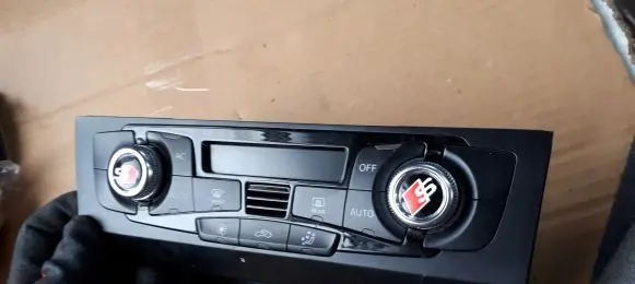 Audi A5 8T 8F Climate control unit 8K2820043M