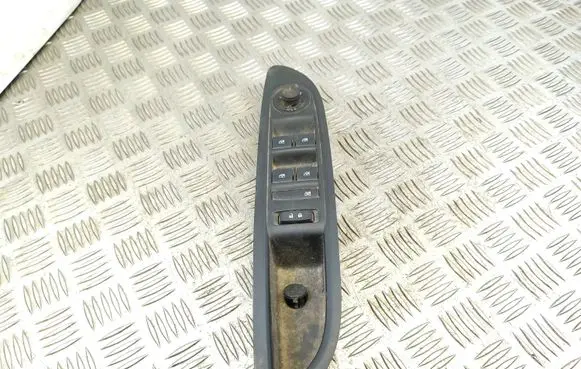 Opel Mokka Electric window control switch 95025518 20131001