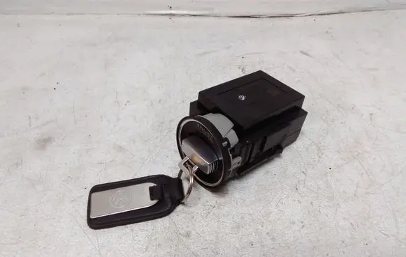Volkswagen PASSAT B7 Ignition lock 3C0905843T 33303601 11602402641986