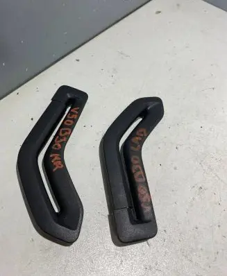 Volvo V50 Seat belt trim 31250174 31250123