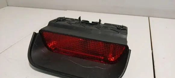 Honda CR-V Third/center stoplight P6939