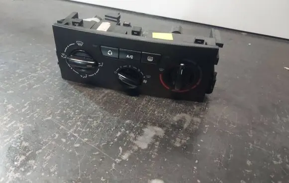Peugeot 207 Climate control unit 69910004 N102080F