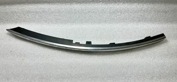 Front bumper splitter molding