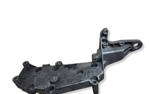 Volvo XC90 Engine mounting bracket 9497106