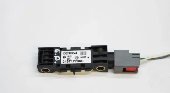 Chrysler 300 - 300C Airbag deployment crash/impact sensor 04671779AC 1307303544