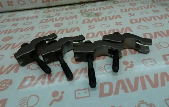 Opel Astra J Fuel Injector clamp holder SA31 SA22