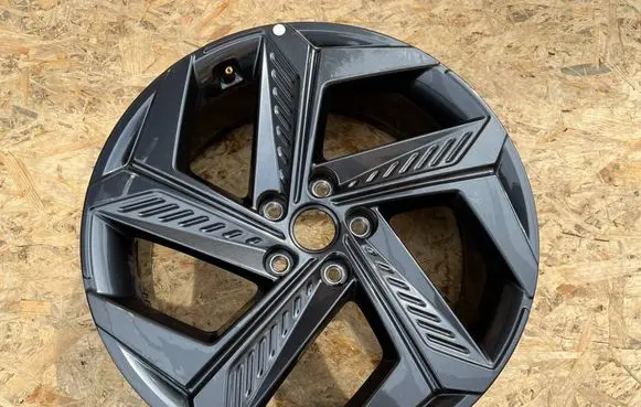 Hyundai Tucson IV NX4 R19 alloy rim 52910N7500
