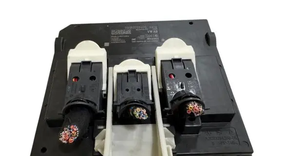 Volkswagen e-Golf Comfort/convenience module 5Q0937084DG A3C00413204 BCMPQ37H