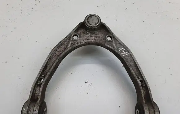 Volkswagen Touareg I Front upper control arm/wishbone 7L0407047A