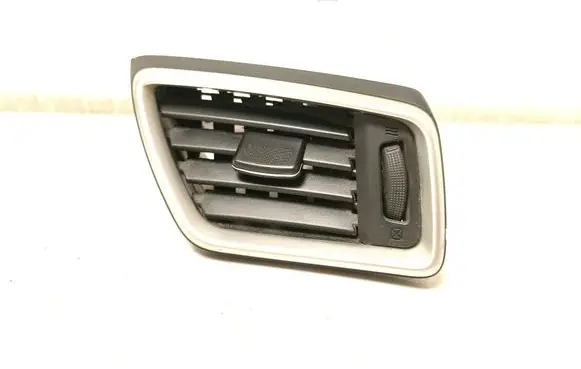 Nissan Qashqai Dashboard side air vent grill/cover trim 687604EA0A