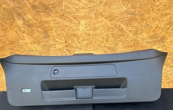 Audi e-tron Tailgate trim 4KE867973C 4KE867973B
