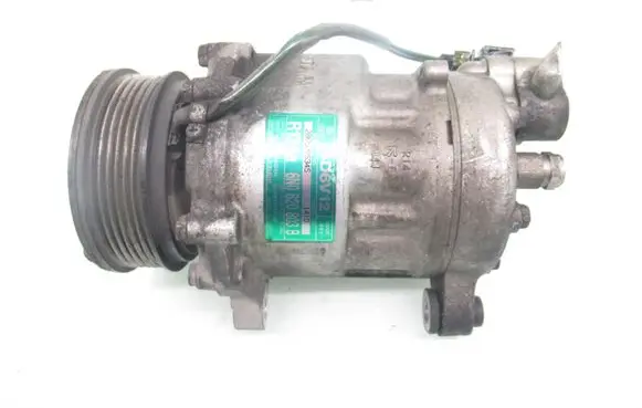 Volkswagen PASSAT B5 Air conditioning (A/C) compressor (pump) 6N0820803B