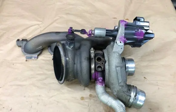 BMW 3 F30 F35 F31 Turbo 4947702408 7637563 90422019