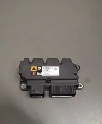 Opel Zafira C Airbag control unit/module 13589689