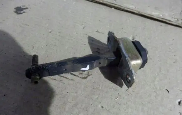 Suzuki SX4 Rear door check strap stopper 9133569
