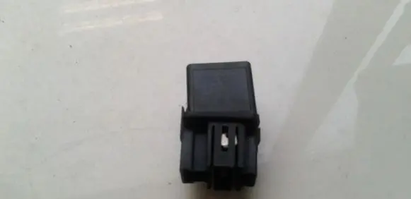 Mitsubishi Carisma Other relay MB953381 V23134-B52-X240