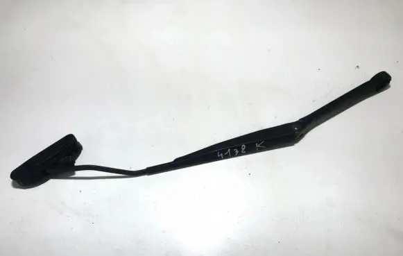 Front wiper blade arm