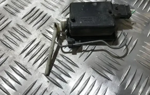 Renault Megane I Central locking motor 7700838340
