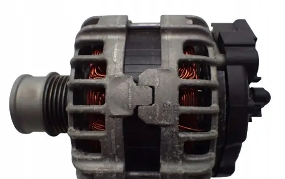 Volkswagen PASSAT B8 Generator/alternator 04C903023T