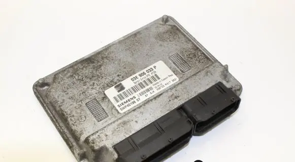 Seat Ibiza III (6L) Engine control unit/module 03E906033P