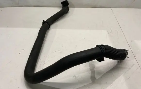 Peugeot 3008 II Engine coolant pipe/hose 9689025280