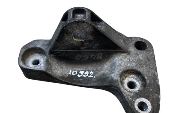 Volkswagen Transporter - Caravelle T5 Engine mounting bracket 7H0199207B