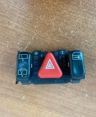 Mercedes-Benz E W210 Hazard light switch 2108208010 E384