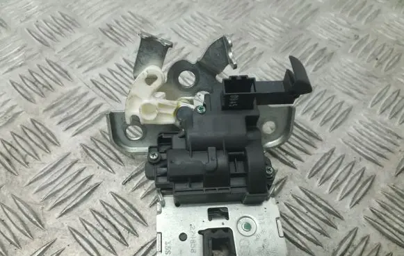 Audi A3 S3 A3 Sportback 8P Tailgate/trunk/boot lock/catch/latch 8K0827505
