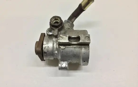 Jeep Cherokee Power steering pump 26051785