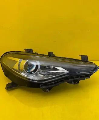 Alfa Romeo Giulia Headlight/headlamp 50547570