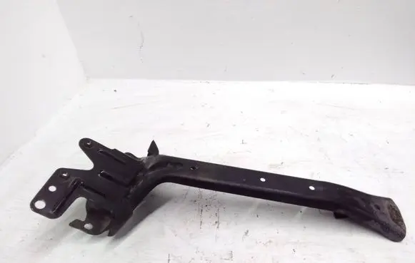 Volkswagen Touareg I Radiator support slam panel bracket 7L0805799