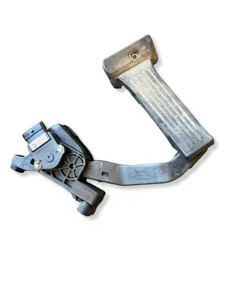 KIA Carens III Accelerator throttle pedal 351904A700