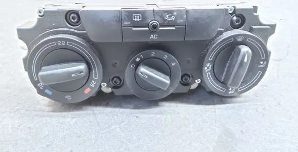 Skoda Octavia Mk2 (1Z) Climate control unit 1Z0820045A 5HB00932401