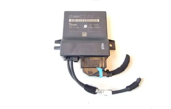 Audi A6 S6 C6 4F Gateway control module 4F0907468D