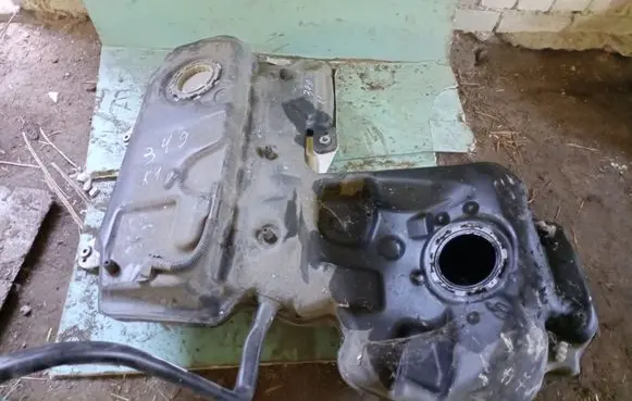 Fuel tank