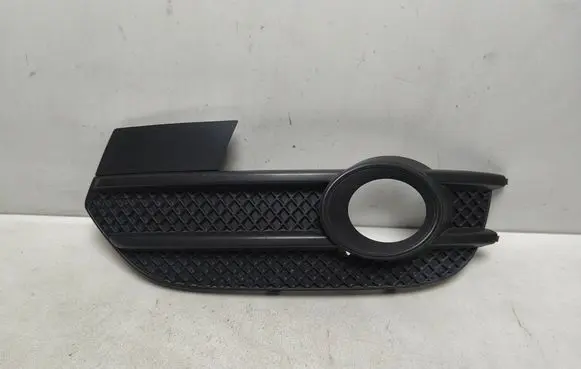 Audi Q3 8U Front fog light trim/grill 8U0807681A