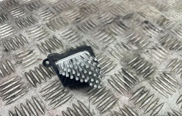 BMW 5 E39 Heater blower motor/fan resistor 6931680