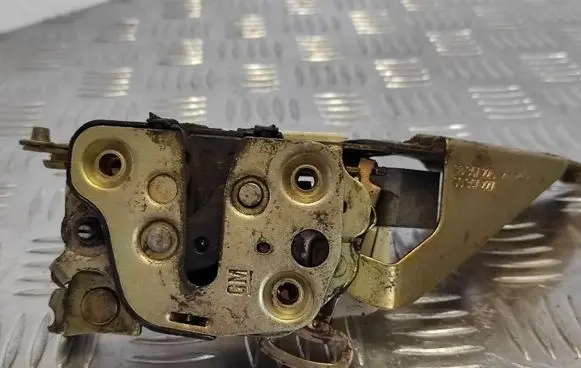 Opel Calibra Front door lock 90347225 90347227