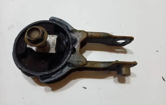 Mazda 2 Gearbox mounting bracket DA6D-39-040 DA6D39040