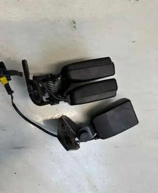 Peugeot 207 Rear seatbelt buckle 213