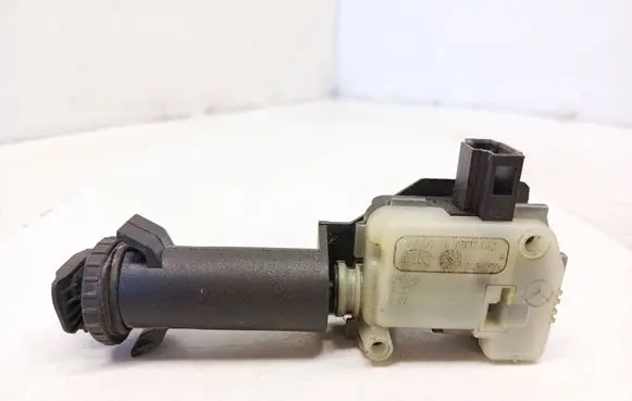 Mercedes-Benz B W245 Central locking motor A1698201414