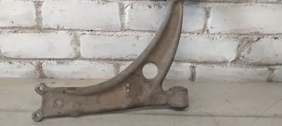 Volkswagen PASSAT B6 Front lower control arm/wishbone 3C0407153B